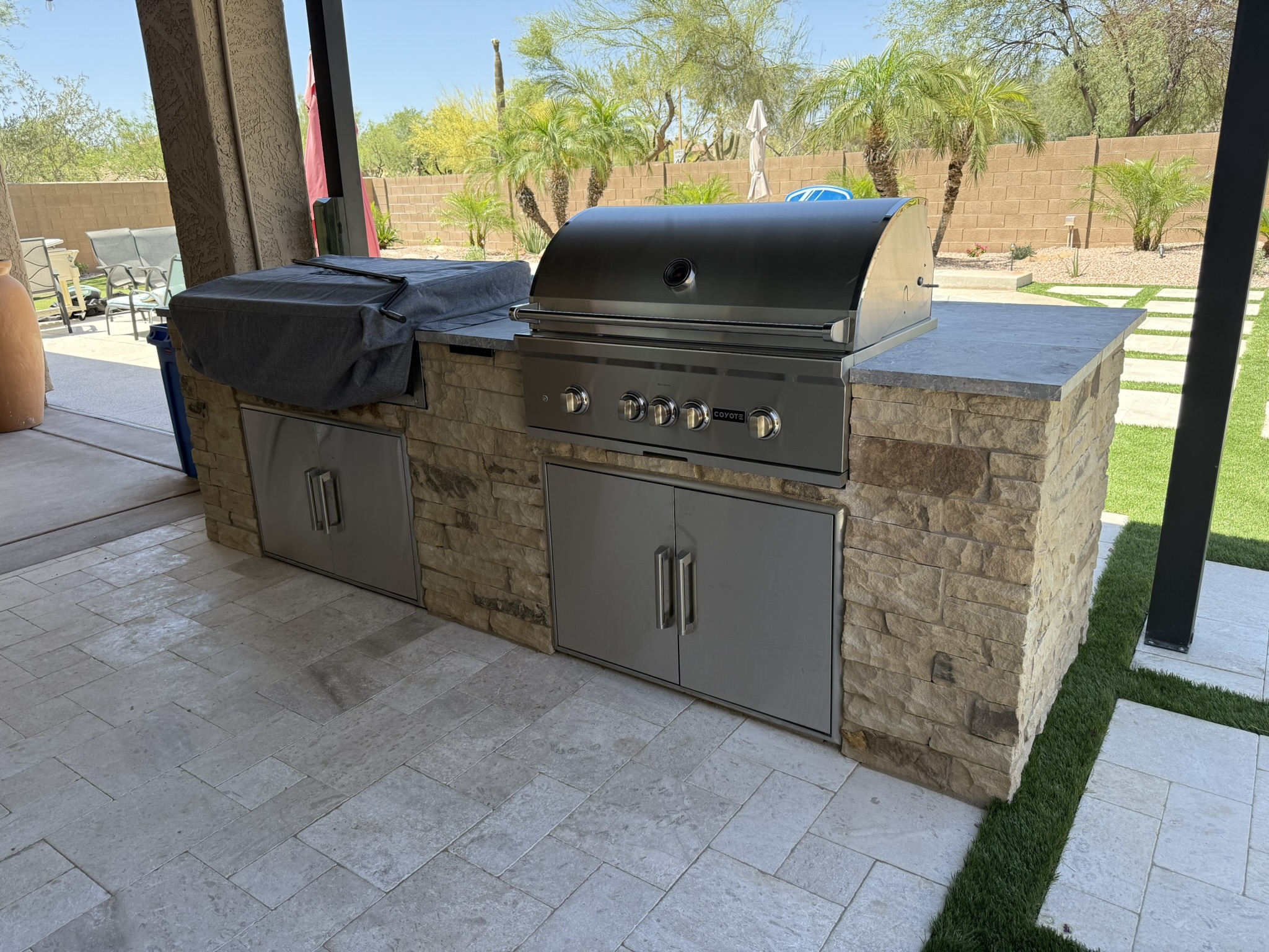 Outdoor Kitchen