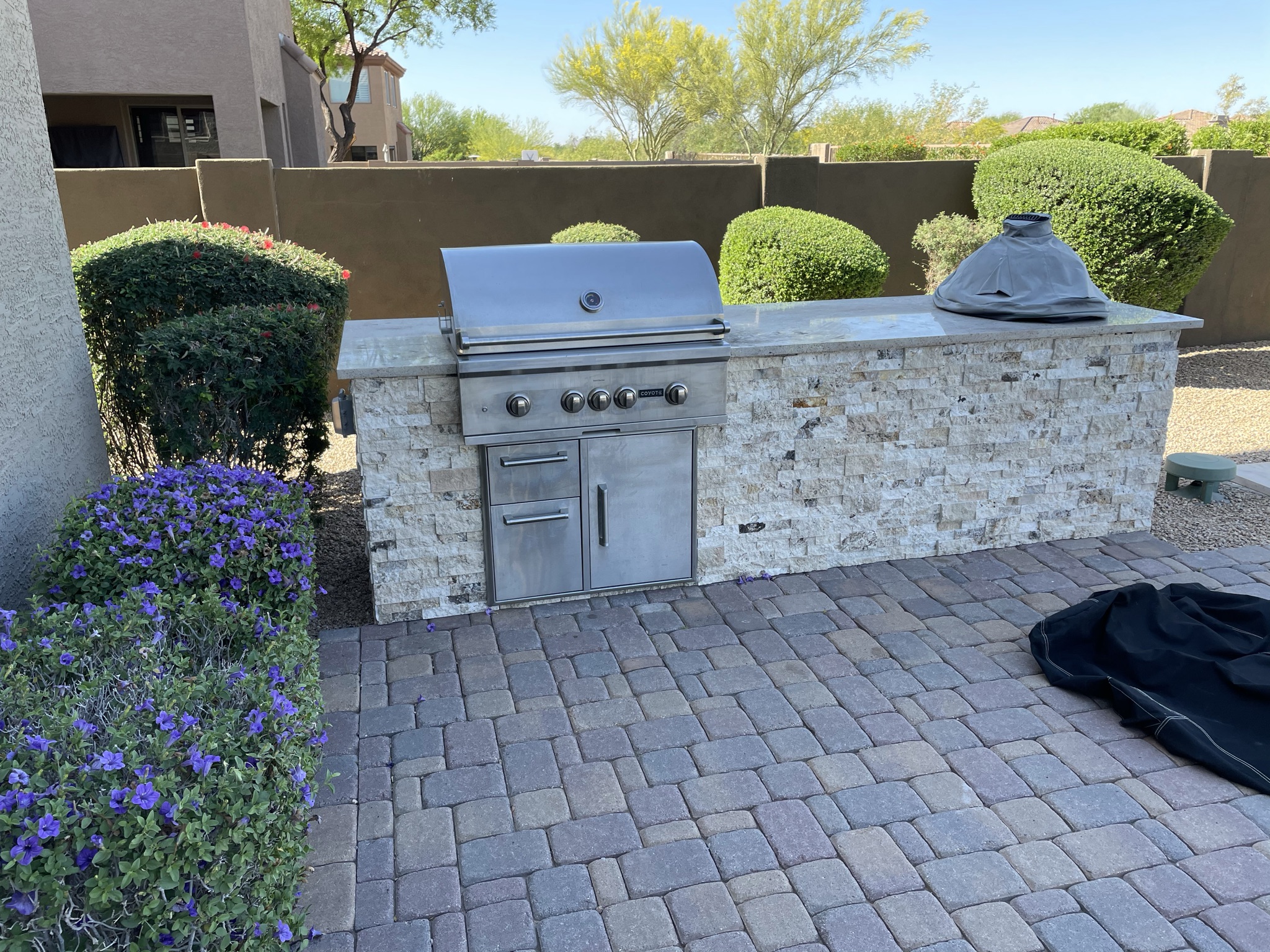 Outdoor Kitchen